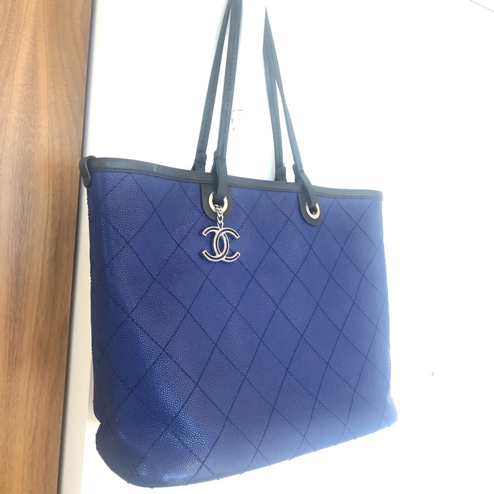 Chanel Lrg Zip Shopper- Drk Blue w Blk AUTHENTIC